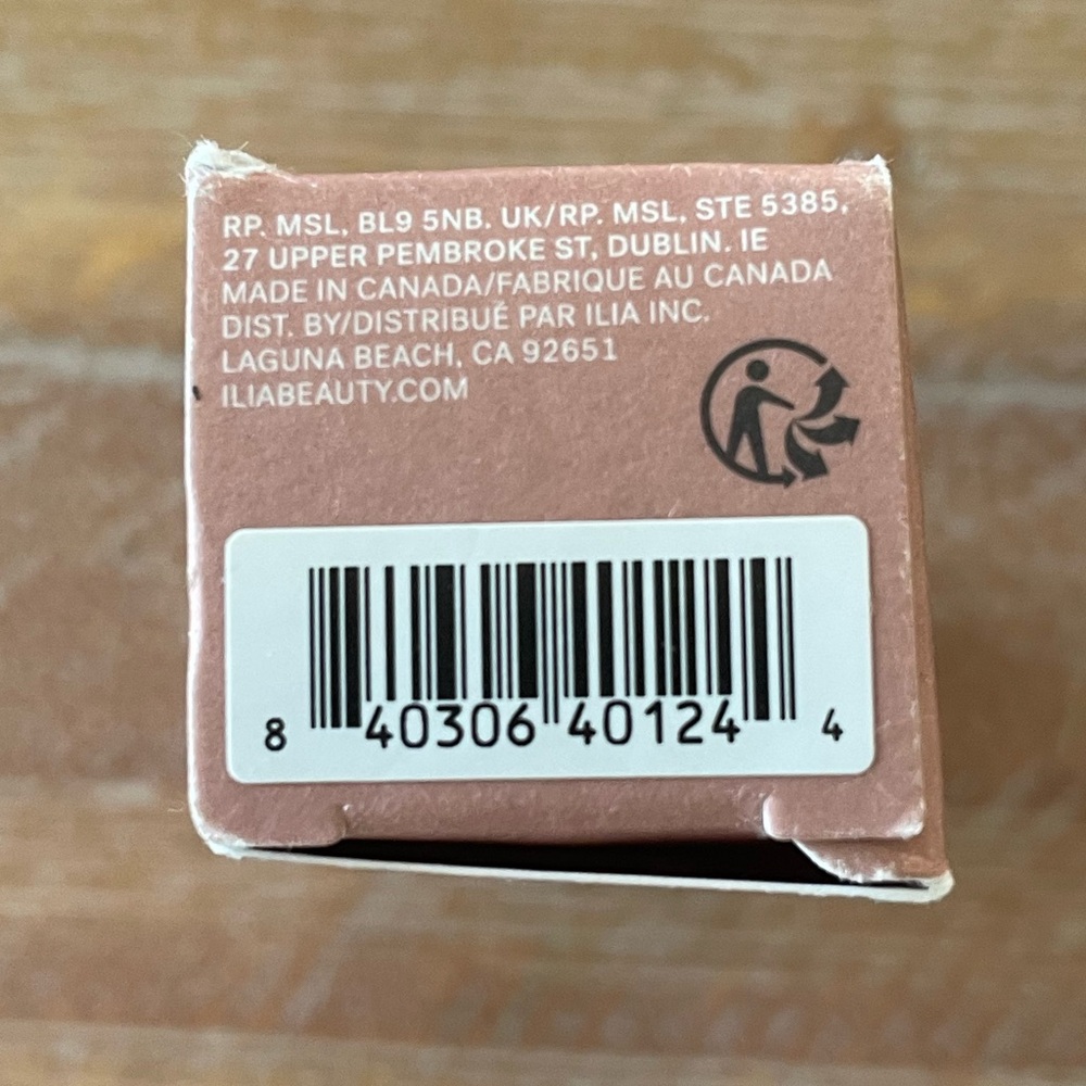 ILIA Skin Remind Blurring Stick - Picture 4 of 12